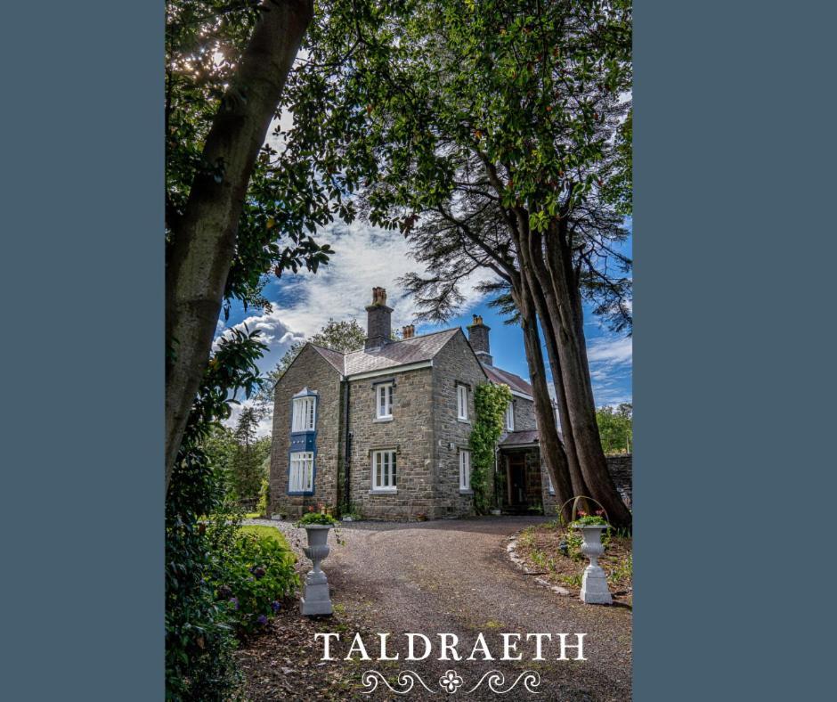 Taldraeth - Old Vicarage Guest House Penrhyndeudreath Exterior photo